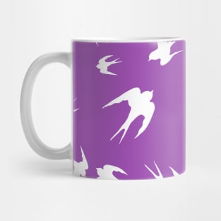 Flying swallows silhouettes pattern on fuchsia background Mug